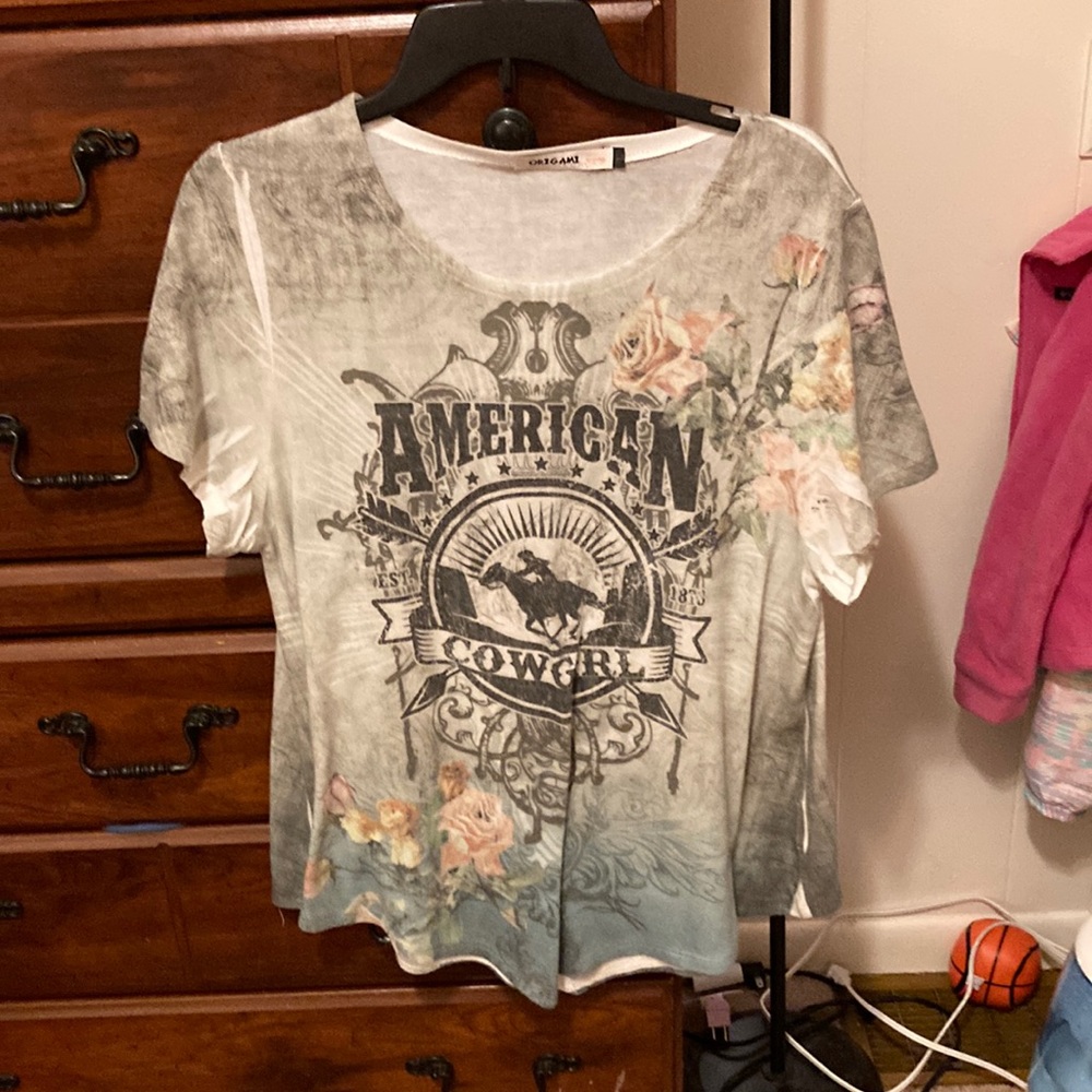 Like new shirt , smoke free home